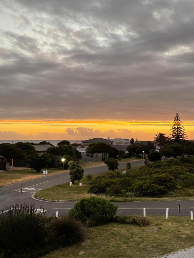 2 On Third Avenue Apartment Hermanus Exterior photo